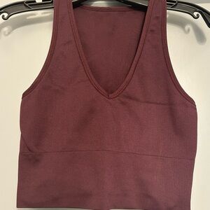 Athleta signature v-neck cropped Burgundy Ribbed Tank Top